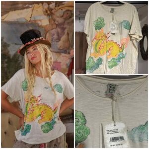 Magnolia Pearl NWT Yeats Magic Dragon Boyfriend Tee in Moonlight
